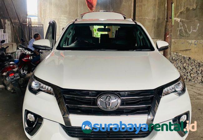 20 Rental Mobil Jakarta Timur Dari IDR.350.000, No.2, 7 serta 9 Banyak Premium Car